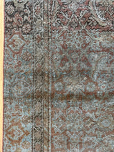 Load image into Gallery viewer, Antique Mahal 3’8” x 5’7”