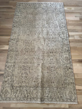 Load image into Gallery viewer, Vintage Turkish 3’9” x 7’