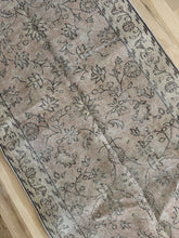 Load image into Gallery viewer, Vintage Turkish 3’1” x 12’11”