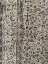 Load image into Gallery viewer, Vintage Turkish 9’3” x 13’1”