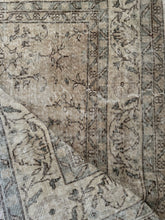 Load image into Gallery viewer, Vintage Turkish 7’2” x 10’7”
