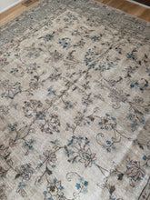 Load image into Gallery viewer, Vintage Mahal 8’9” x 11’