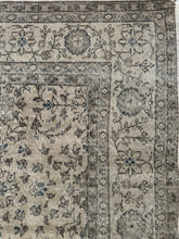 Load image into Gallery viewer, Vintage Turkish 9’3” x 13’1”