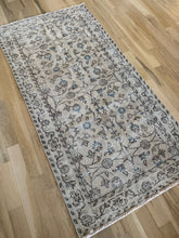Load image into Gallery viewer, Vintage Turkish 3’1” x 6’3”