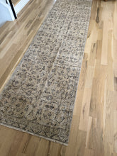 Load image into Gallery viewer, Vintage Turkish 2’10.5” x 9’9”