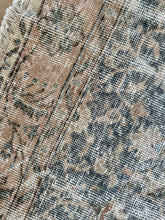 Load image into Gallery viewer, Vintage Turkish 5’8” x 8’10”