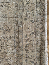 Load image into Gallery viewer, Vintage Turkish 7’2” x 10’7”