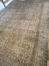Load image into Gallery viewer, Vintage Turkish 9’ x 13’3”