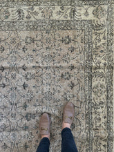 Load image into Gallery viewer, Vintage Turkish 7’5” x 10’5”