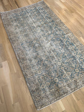 Load image into Gallery viewer, Vintage Turkish 3’9” x 7’2”