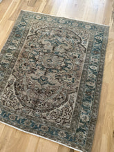Load image into Gallery viewer, Antique Heriz 3’9” x 4’5”