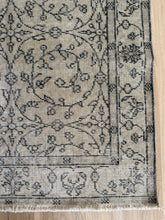 Load image into Gallery viewer, Vintage Turkish 3’2” x 6’4”