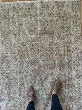 Load image into Gallery viewer, Vintage Turkish 7’9” x 12’1”