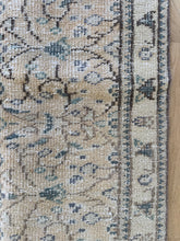 Load image into Gallery viewer, Vintage Turkish 2’7” x 10’