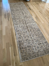 Load image into Gallery viewer, Vintage Turkish 2’10.5” x 9’9”