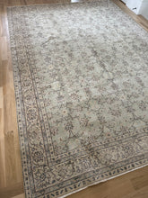 Load image into Gallery viewer, Vintage Turkish 8’ x 11’6”