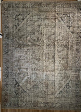 Load image into Gallery viewer, Antique Mahal 10’ x 13’1”