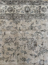 Load image into Gallery viewer, Vintage Turkish 7’3” x 10’11”