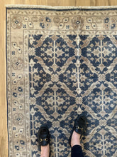 Load image into Gallery viewer, Vintage Turkish 3’9” x 7’1”