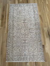Load image into Gallery viewer, Vintage Turkish 3’5” x 6’6”