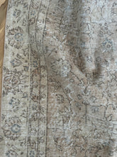 Load image into Gallery viewer, Vintage Turkish 7’9” x 12’1”