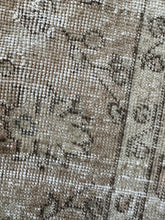 Load image into Gallery viewer, Vintage Turkish 7’9” x 12’1”