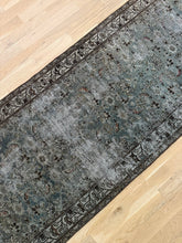Load image into Gallery viewer, Antique Malayer 3’ x 15’6”