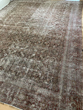 Load image into Gallery viewer, Antique Mahal 9’6” x 12’3”