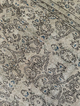 Load image into Gallery viewer, Vintage Turkish 7’2” x 9’8”