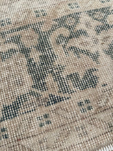 Load image into Gallery viewer, Vintage Turkish 6’7” x 9’9”