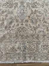 Load image into Gallery viewer, Vintage Turkish 8’2” x 11’11”