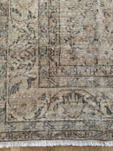 Load image into Gallery viewer, Vintage Turkish 7’2” x 10’7”