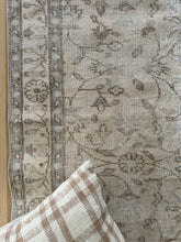 Load image into Gallery viewer, Vintage Turkish 3’3” x 6’7”