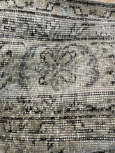 Load image into Gallery viewer, Vintage Turkish 9’ x 11’11”