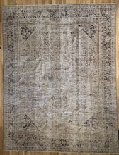 Load image into Gallery viewer, Antique Mahal 9’1” x 11’10”