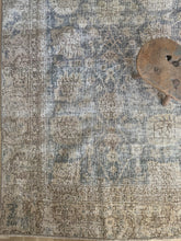 Load image into Gallery viewer, Vintage Turkish 7’3” x 9’9”