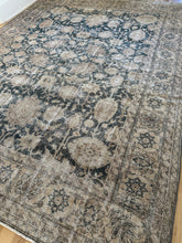 Load image into Gallery viewer, Antique Mahal 8’11” x 11’7”