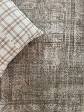 Load image into Gallery viewer, Vintage Heriz 3’ x 10’3”