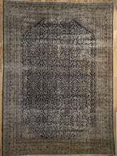 Load image into Gallery viewer, Antique Mahal 7’10” x 10’’8”