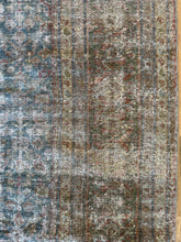 Load image into Gallery viewer, Antique Mahal 7’10” x 10’3”