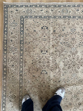Load image into Gallery viewer, Vintage Kayseri 7’8” x 11’9”