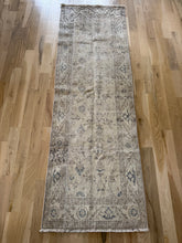 Load image into Gallery viewer, Vintage Turkish 2’2” x 6’10”
