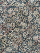 Load image into Gallery viewer, Vintage Turkish 5’5” x 8’9”
