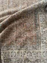 Load image into Gallery viewer, Vintage Turkish 7’8” x 10’9”