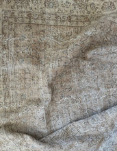 Load image into Gallery viewer, Vintage Turkish 7’9” x 12’1”