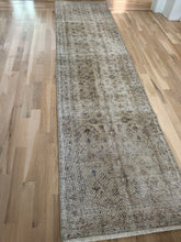 Load image into Gallery viewer, Vintage Turkish 2’11” x 11’8”