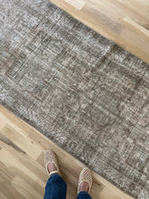 Load image into Gallery viewer, Vintage Heriz 3’ x 10’3”