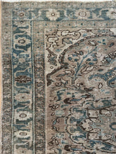 Load image into Gallery viewer, Antique Heriz 3’9” x 4’5”