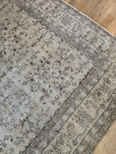 Load image into Gallery viewer, Vintage Turkish 8’ x 11’5”