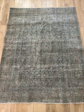 Load image into Gallery viewer, Antique Tabriz 4’6” x 5’9”